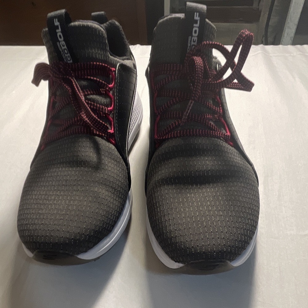 SKECHERS GO GOLF Spikeless Mesh Lace Up Low Top Golf Shoes Black/Red. Size 7.5